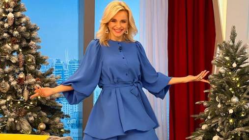 У синій сукні: Лілія Ребрик показала стильний образ біля ялинок