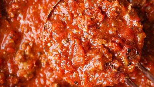 Спасет любое блюдо: сытный мясной соус с томатами