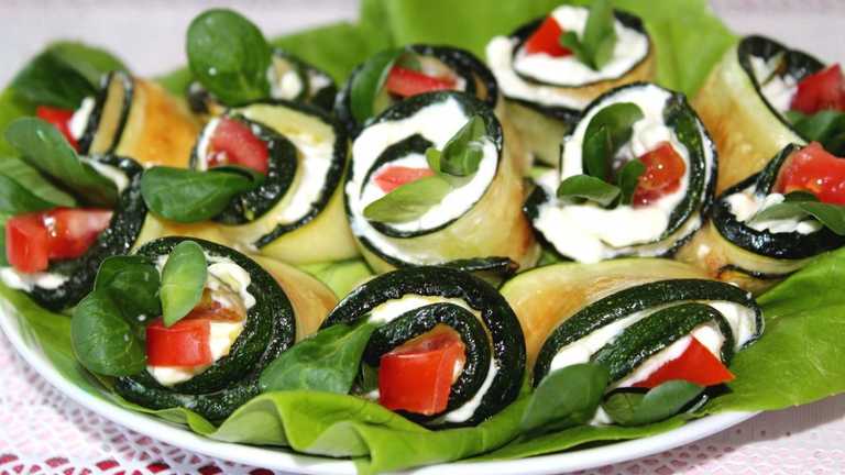 Вкусные рулетики из кабачков с сыром простой и быстрый
